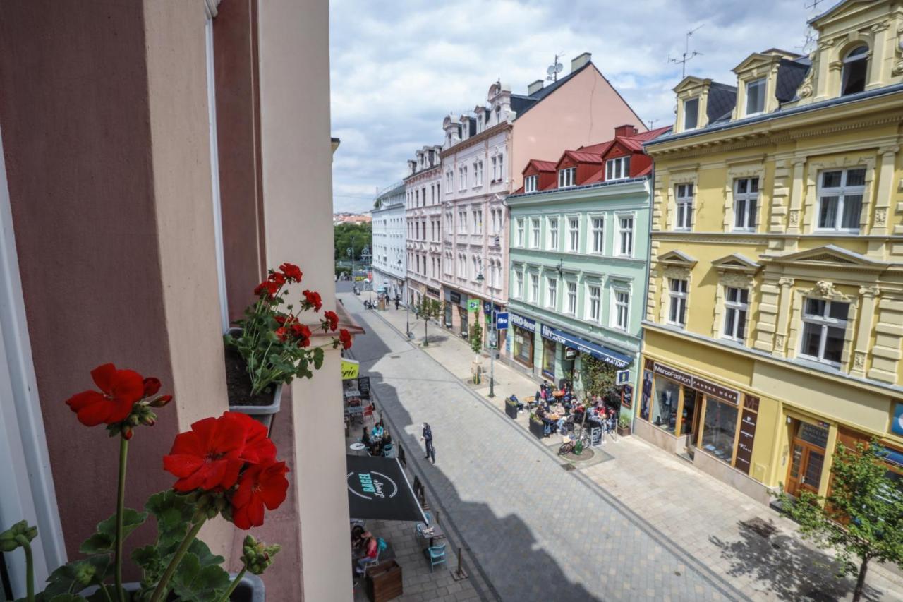 Hotel Kavalir Karlovy Vary Esterno foto